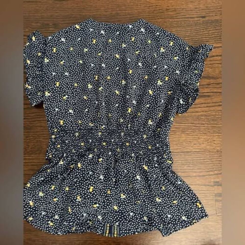 Max Studio Tie Waist blouse size XS - Picture 3 of 3